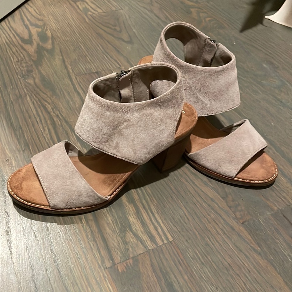 Tom’s Majcut sandals 7W minimal wear